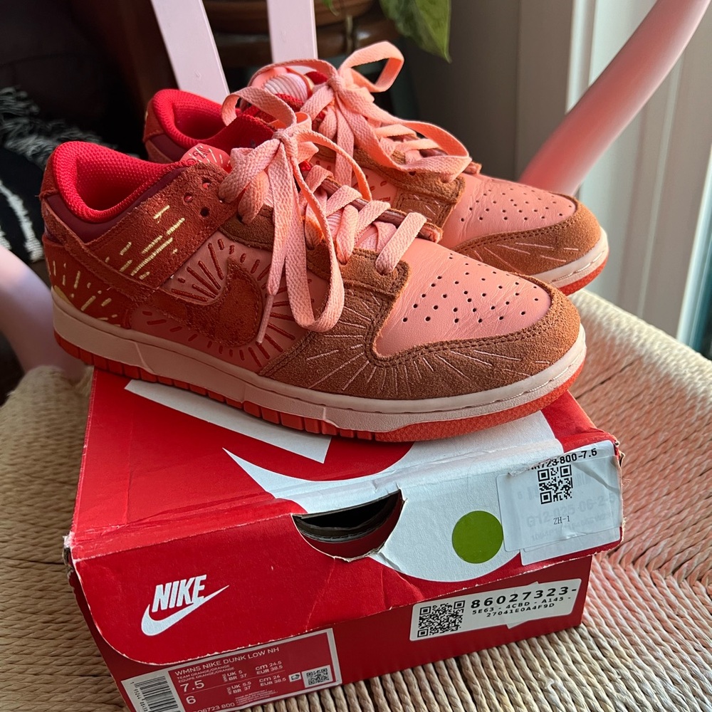 Nike Dunk Low Winter Solstice women’s 7.5